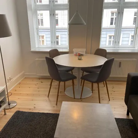 Bright In Elegant Osterbro Apartment Copenhagen